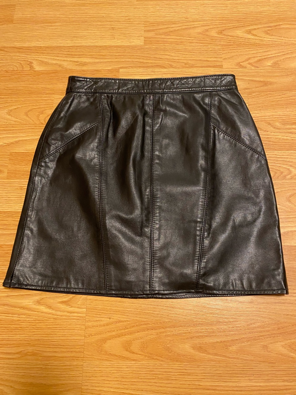 Vintage leather mini skirt- see measurements